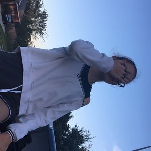 Long sleeve no shoulder shirt